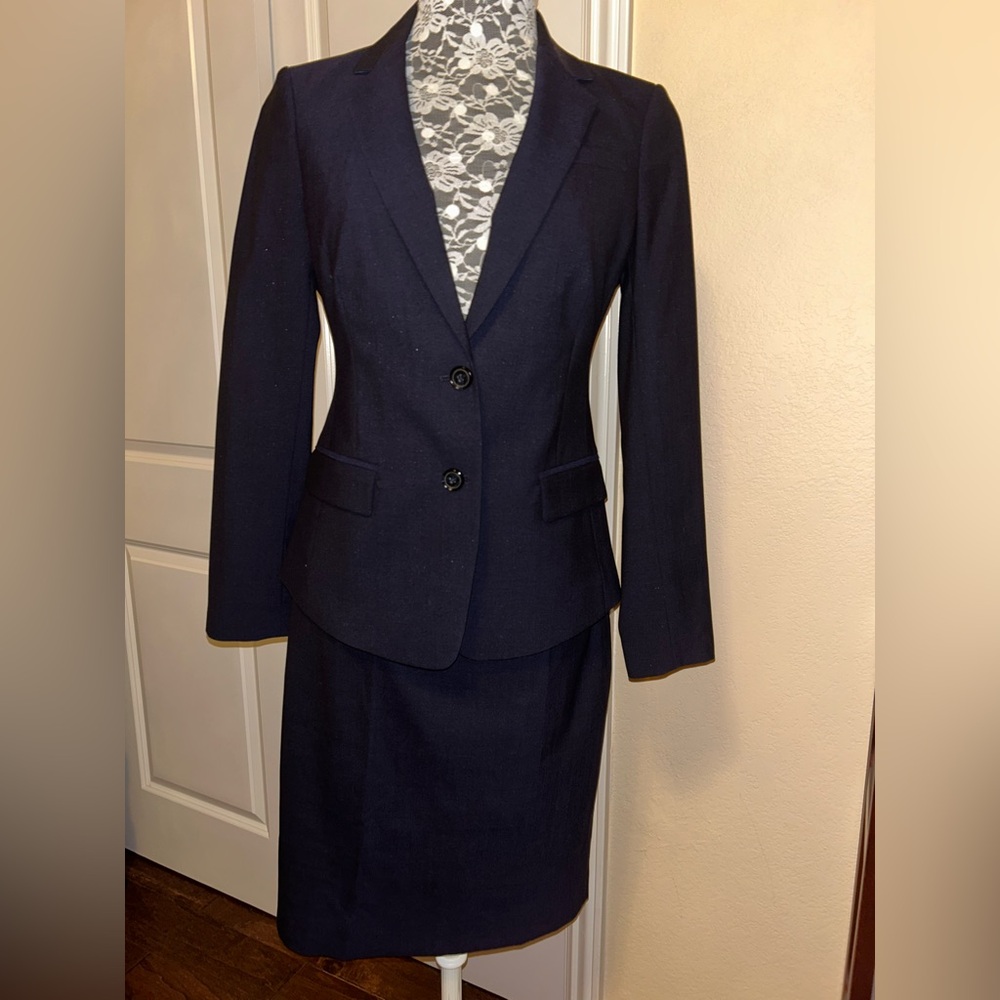 Banana Republic 2-Pc Lightweight Wool Skirt Suit Set Blue - Blazer 2P, skirt 4P